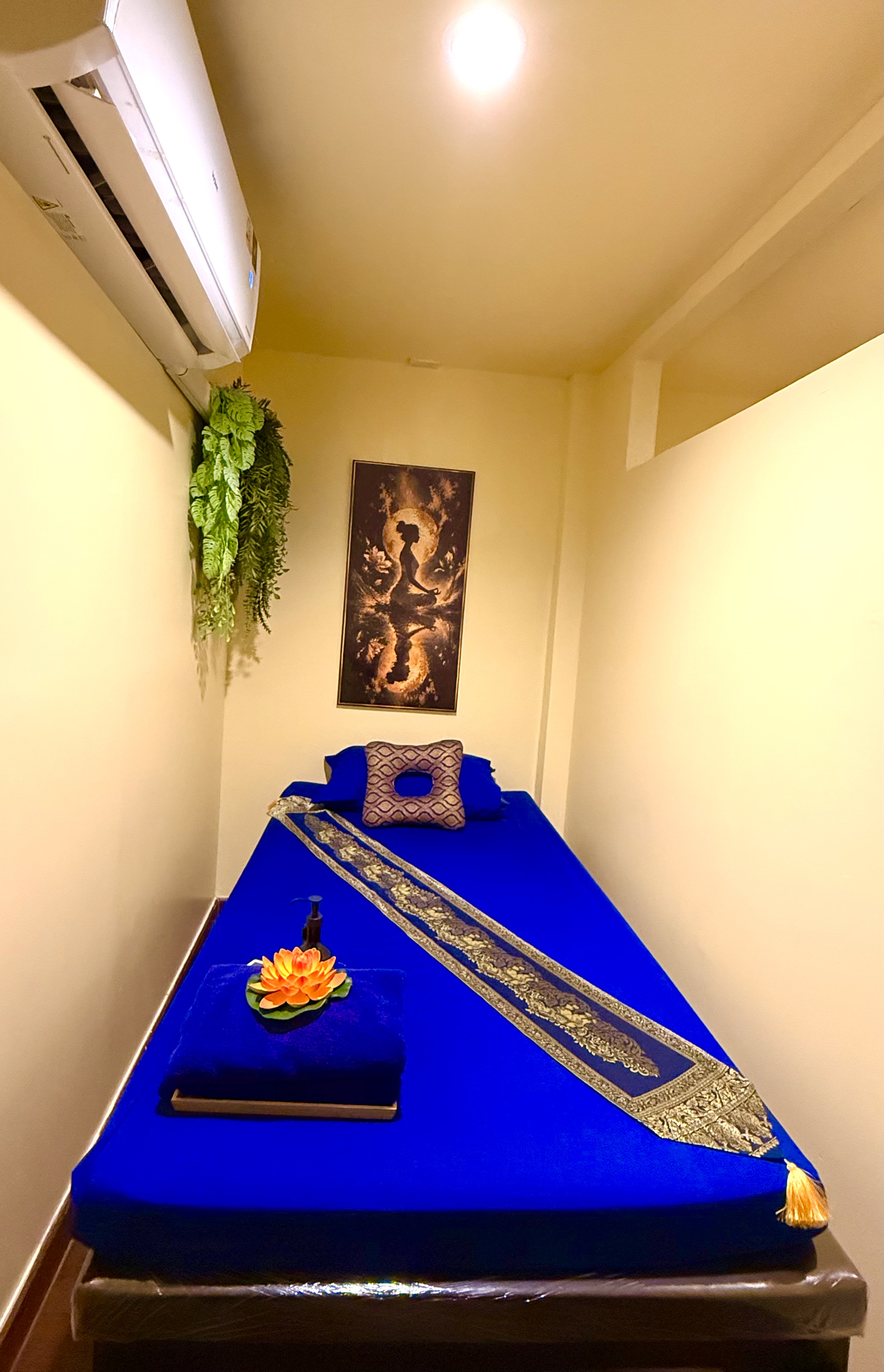 Supannika Massage में एकल मसाज के लिए निजी कमरा — BTS नाना के पास आरामदायक थाई मसाज शॉप, बैंकॉक